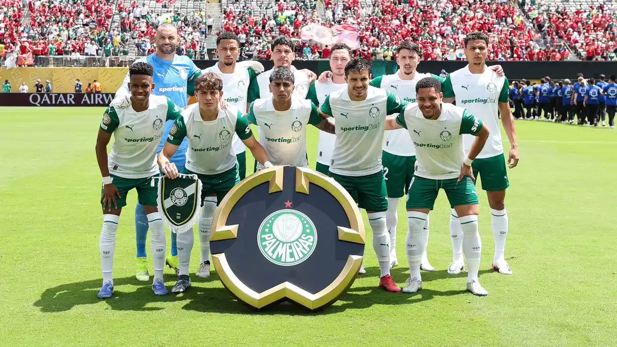 Image from Futebol News 🌎📰: Palmeiras garante bônus de 2 milhões de dólares (R$ 11 milhões) por vi...