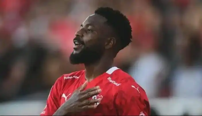 Image from Mundo Rojo: 🔴TEMA ANGULO.  ▶️Independiente ya le hizo un ofrecimiento de mejora s...