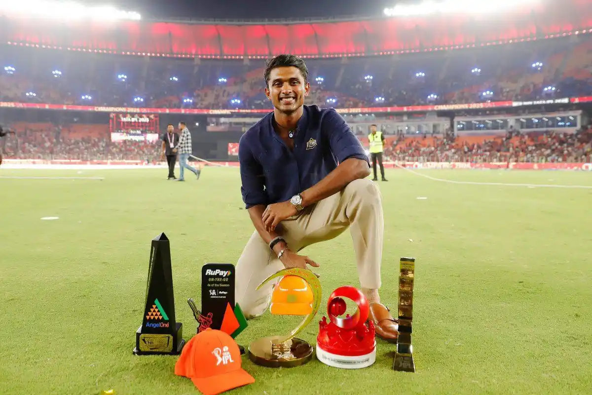 Royal cricket post