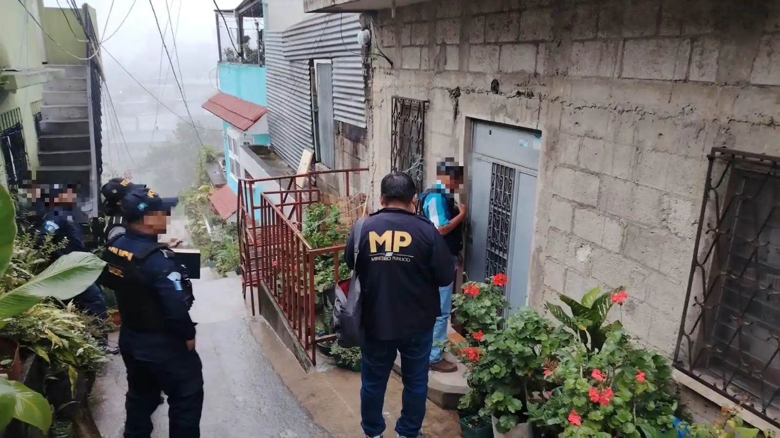 Image from Ministerio Público de Guatemala: 2025: 169 días de trabajo fuerte y firme 💪  📍 Chinautla: Allanamient...