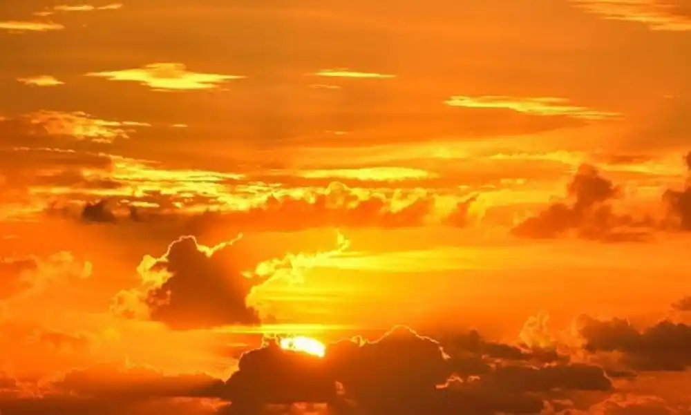 Image from اخبار الشرقية: *50 مئوية.. موجة حارة على أجزاء من المنطقة الشرقية يوم الاثنين*  🔥   ...