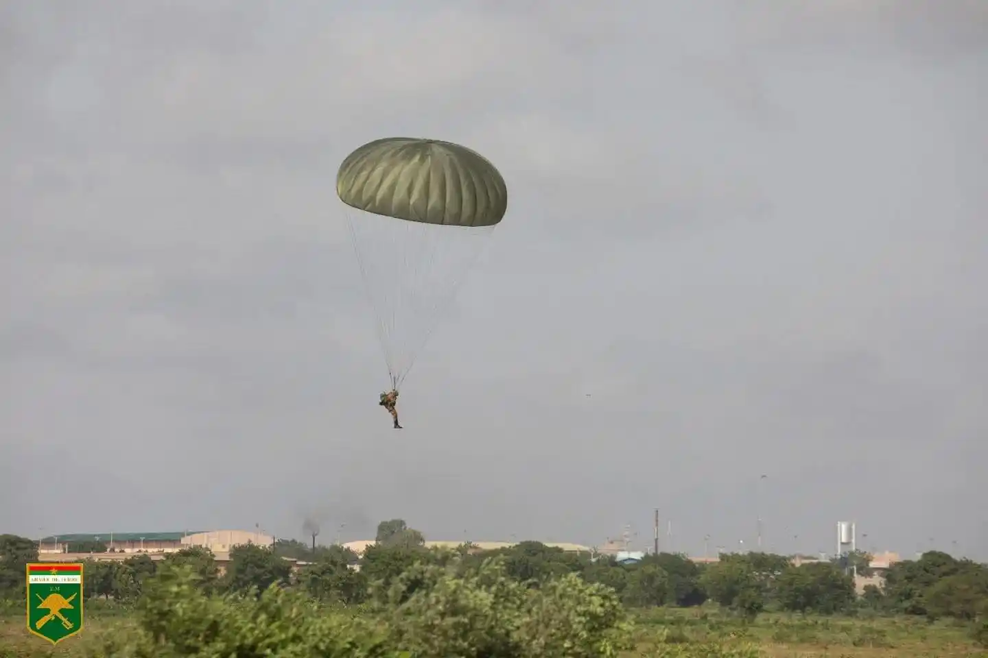 Image from Burkina24: 🇧🇫✊🏿 Top départ de la campagne de saut parachutiste 2025 au CITAP  ...