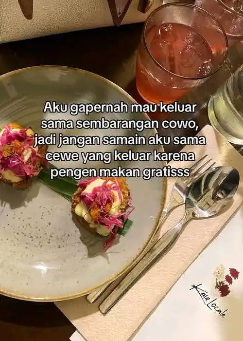 Image from Bahan Galau 🖤: Buat cwek", lebih enak keluar sama temanmu atau sama doi? 😄 teman don...