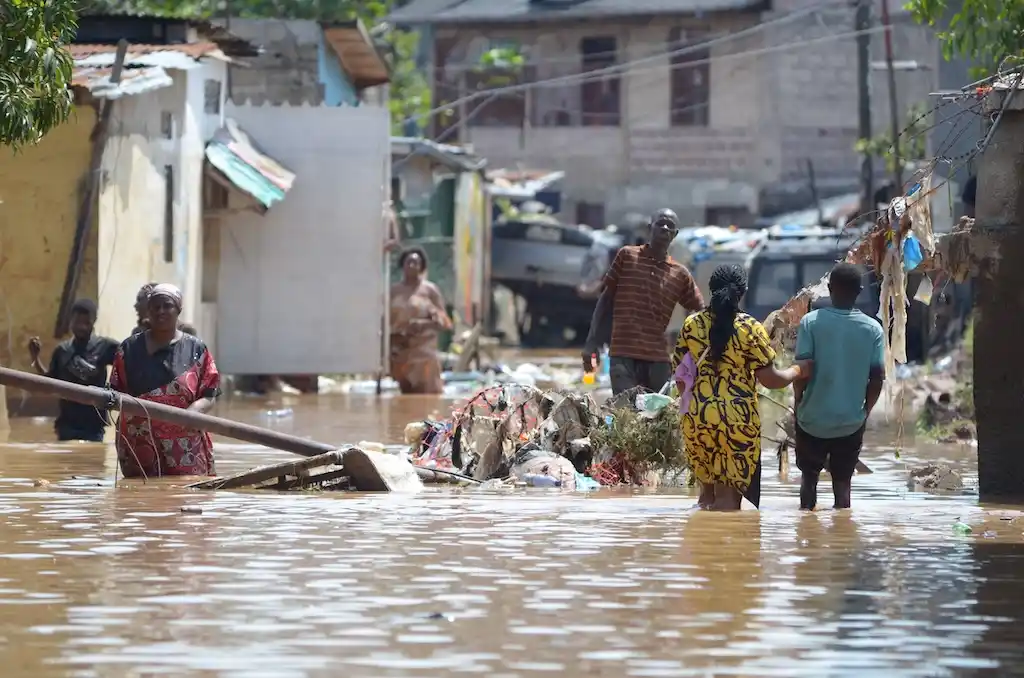 Image from Le Point Afrique: 🇨🇩🌧️ *Kinshasa sous les eaux, encore une fois.* Chaque année, la mê...