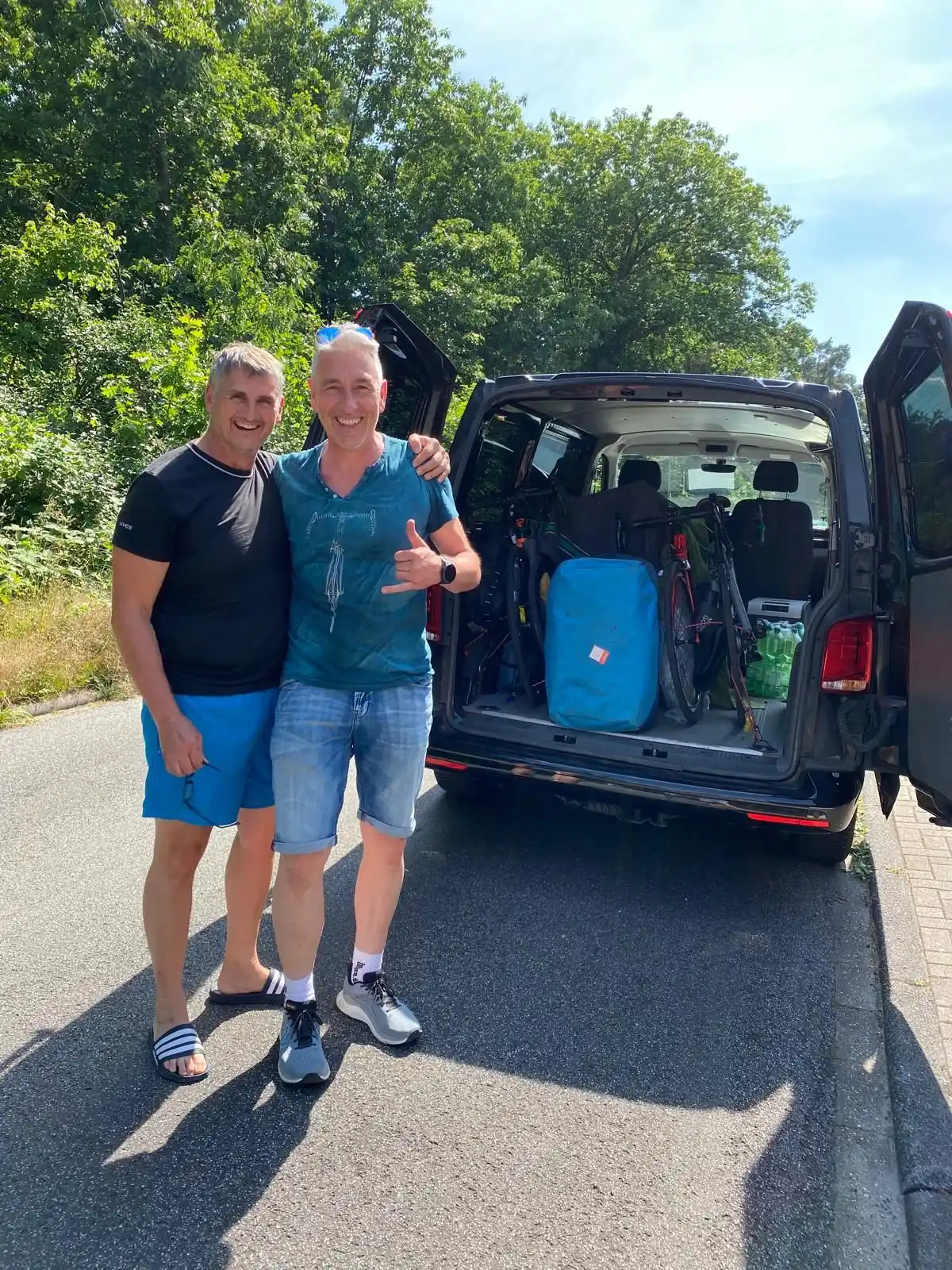 Image from „Wir radeln, ihr spendet!“ - Charity Tour 2025: Der Tag der Tage rückt immer näher!! 🔜  Heute wurde unser Begleitfahr...