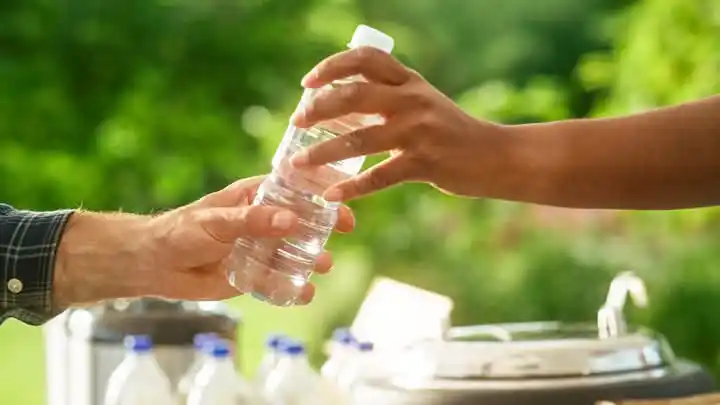 Image from Botika Na Warda Caribe 🏥🩺⚕💉🩸💊: 🌞 Health Tip of the Day: "Hydrate to Elevate"  Why It Matters : Dehyd...