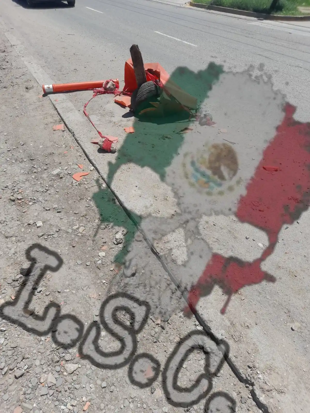 Image from L.S.C 🇲🇽💀: Por favor quería hacer difusión de esta alcantarilla destapada desde h...