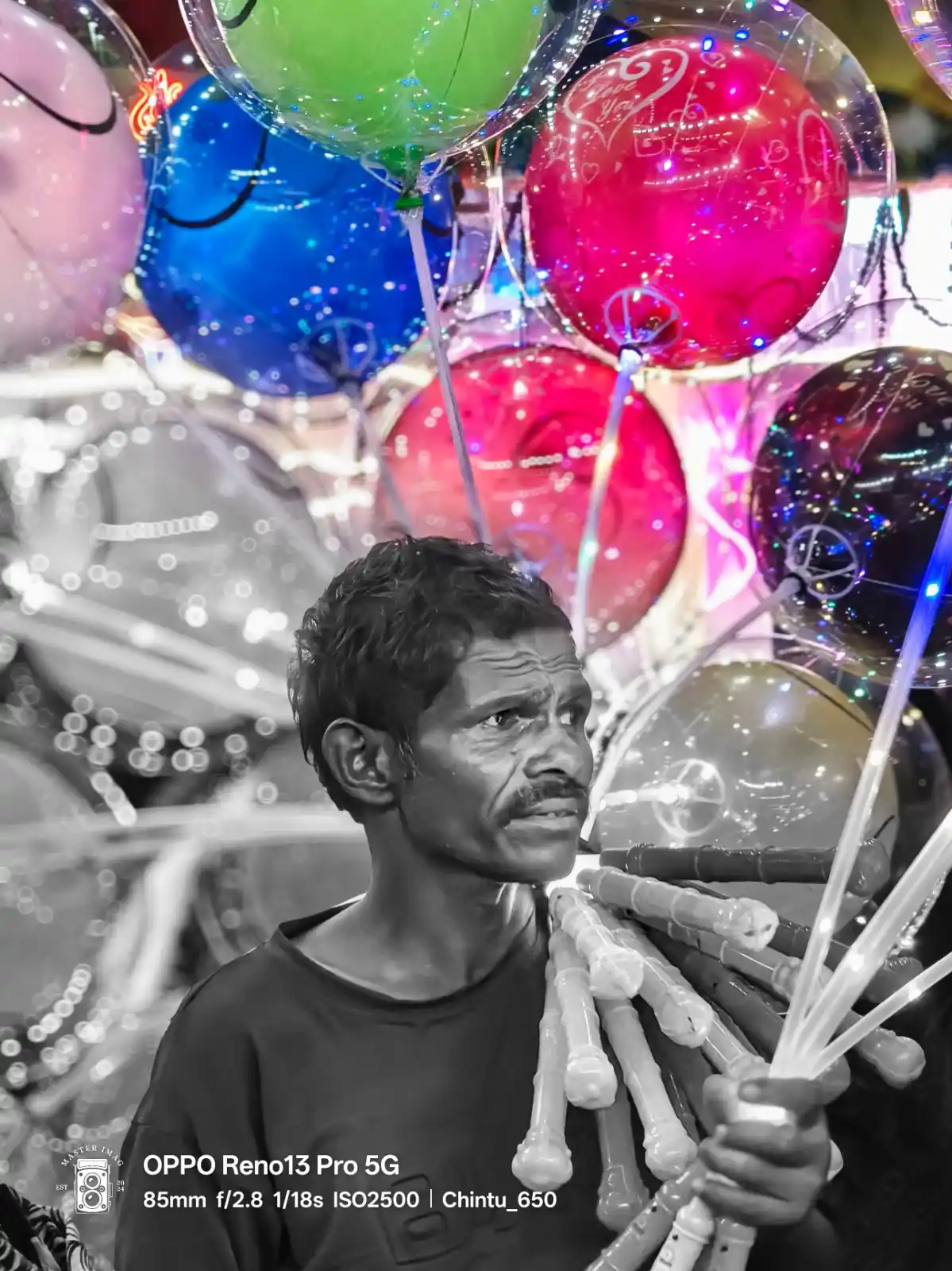Image from OPPO Personal Shopper: 🎈Balloons of joy, eyes full of stories — every detail brought to life...