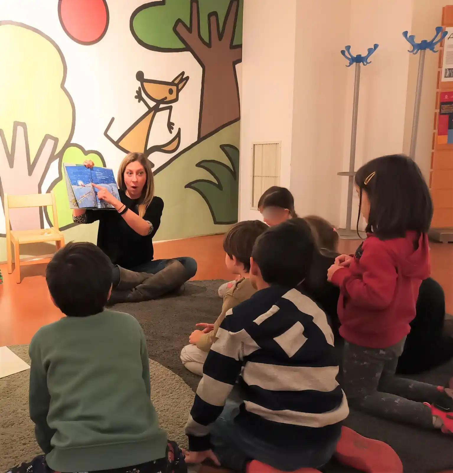 Image from Città di Carpi: eventi: 🤩 *Doppio appuntamento con le letture alla biblioteca _Il falco magic...