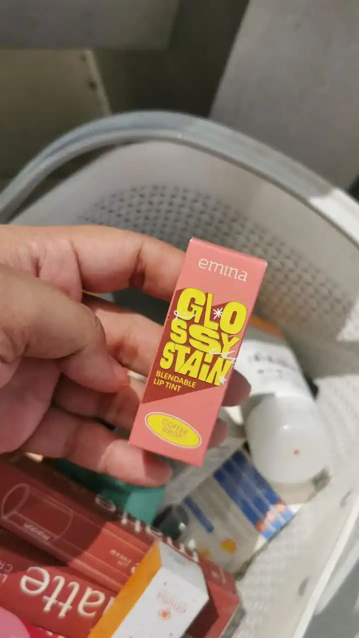 Image from We Get Shop: Emina Glossy Stain 06 Coffee Drop nett 27k ED 0326...