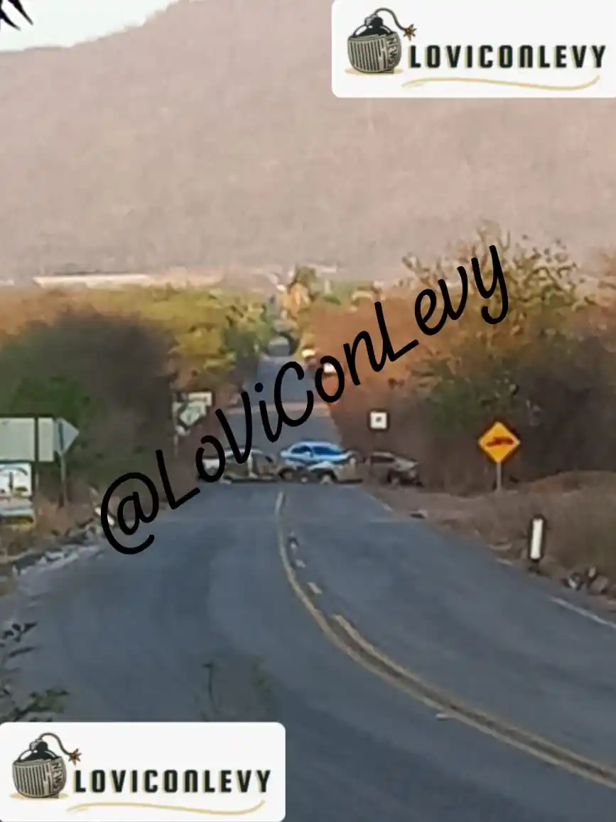 Image from LoViConLevy: Reportan supuesto "narcobloqueo" en La Cruz de Elota, a la altura del ...