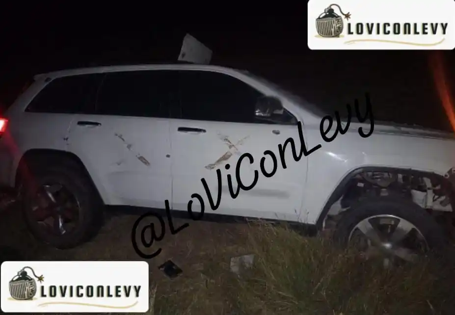 Image from LoViConLevy: Un vehículo con blindaje de fábrica y marcado con la letra “X” en sus ...