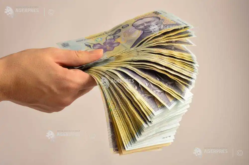Image from Agerpres: *Buzău: Peste 370 de pensii de peste 10.000 de lei; cele mai mari - 43...