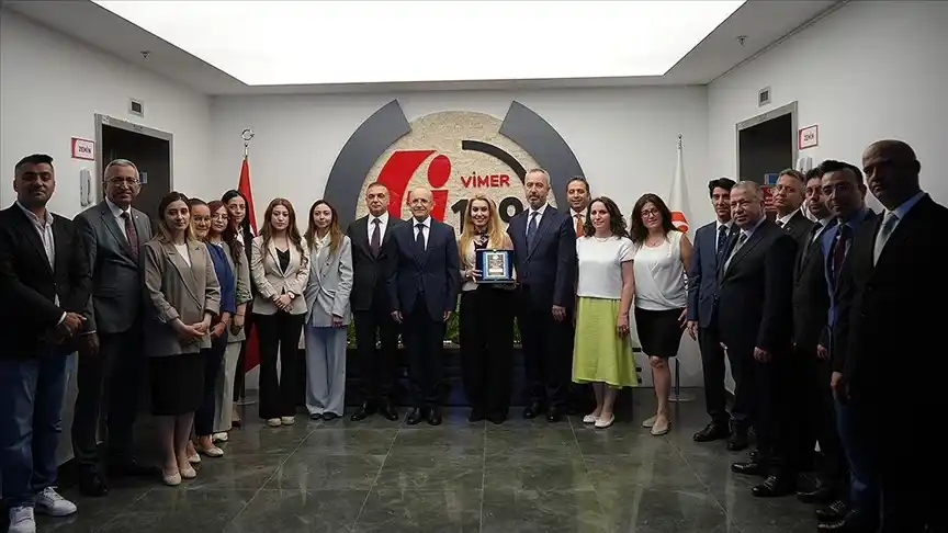 Image from AA Ekonomi: 📌Hazine ve Maliye Bakanı Mehmet Şimşek, yurt dışından ödül alan VİMER...