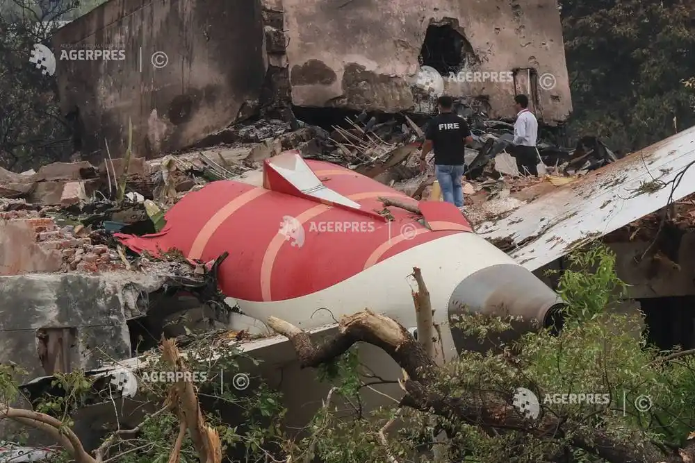 Image from Agerpres: *'Încă în viață' - Povestea supraviețuitorului accidentului aviatic di...