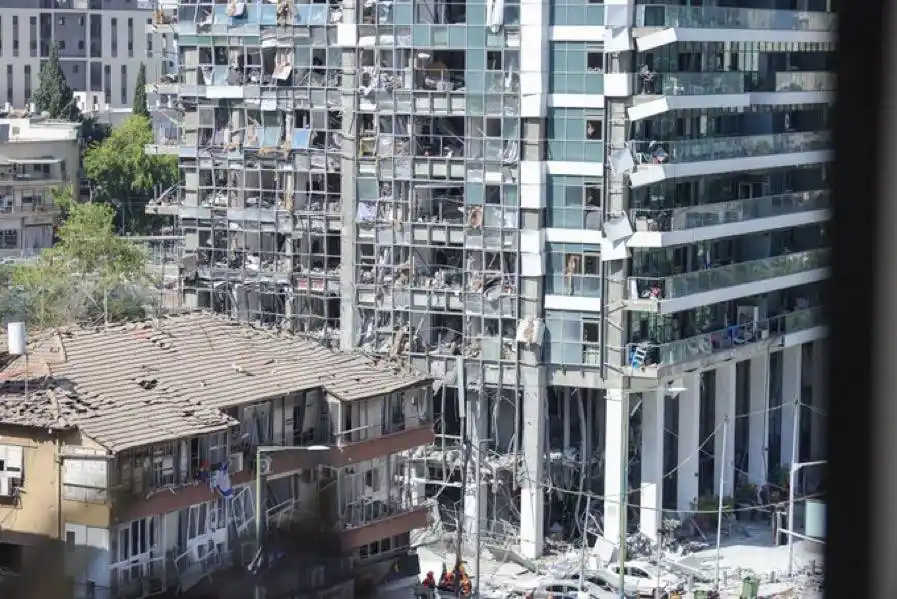 Image from Furkan Haber: *İran’ın Füze Saldırısı İsrail Ekonomisini Sarstı!* Bugün İran taraf...