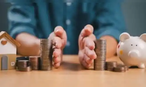 Image from CNBC-TV18: 🚨🚨  *Retail investors often rush into Mutual Funds* , driven by soci...