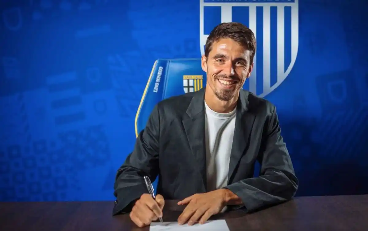 Image from Oyunun Tempi | Futbol Yayımları: 29 yaşlı *Carlos Cuesta* Parma klubunun yeni baş məşqçisi oldu....
