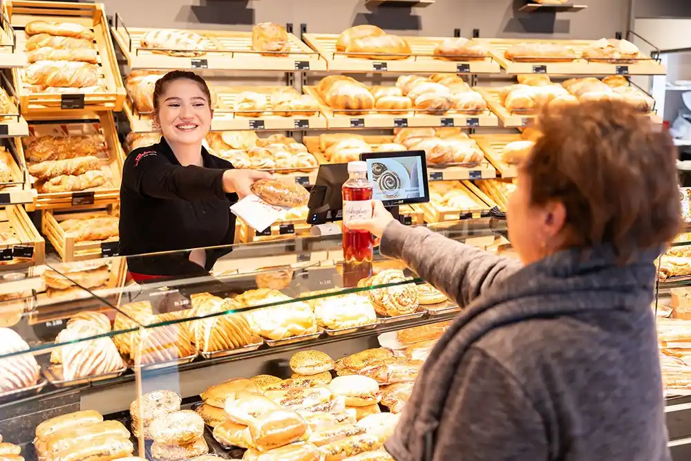 Image from ZO Online: 🗞️✨ *Die ZO-News vom Montag* 🥖👩🍳 *Azubis am Steuer:* Beim Stein...