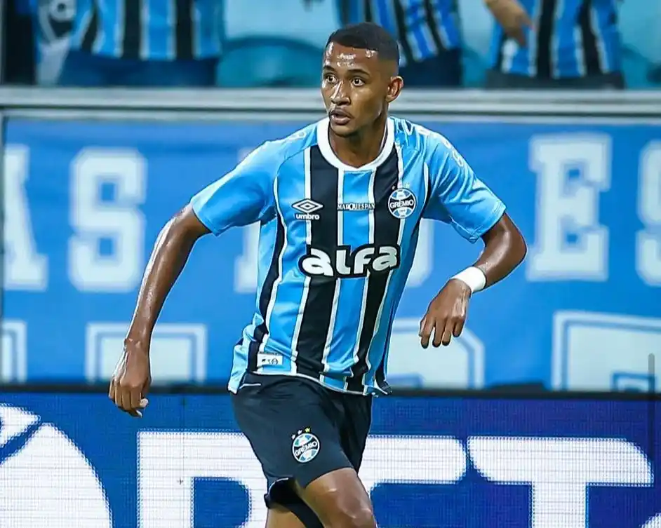 Image from Zona Mista | Notícias do Grêmio: "Estamos numa sequência boa, subimos na tabela do Brasileirão e isso f...