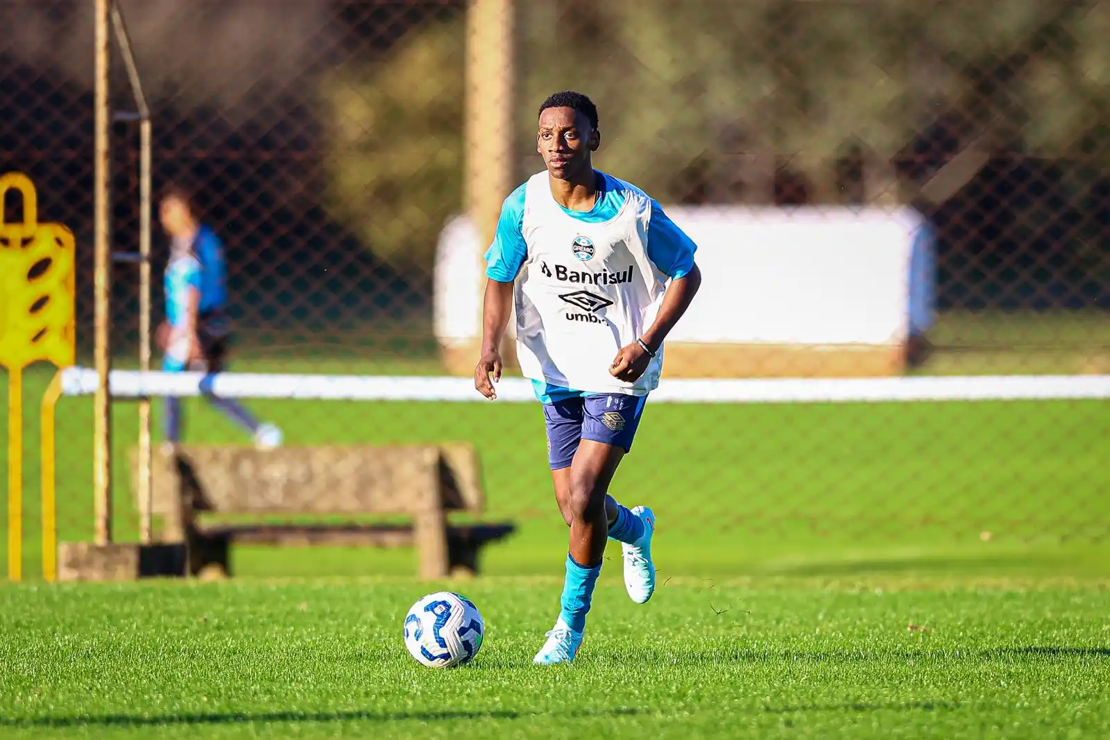 Image from Zona Mista | Notícias do Grêmio: *Grêmio informa*: A atividade do Sub-20 desta tarde contou com a pres...