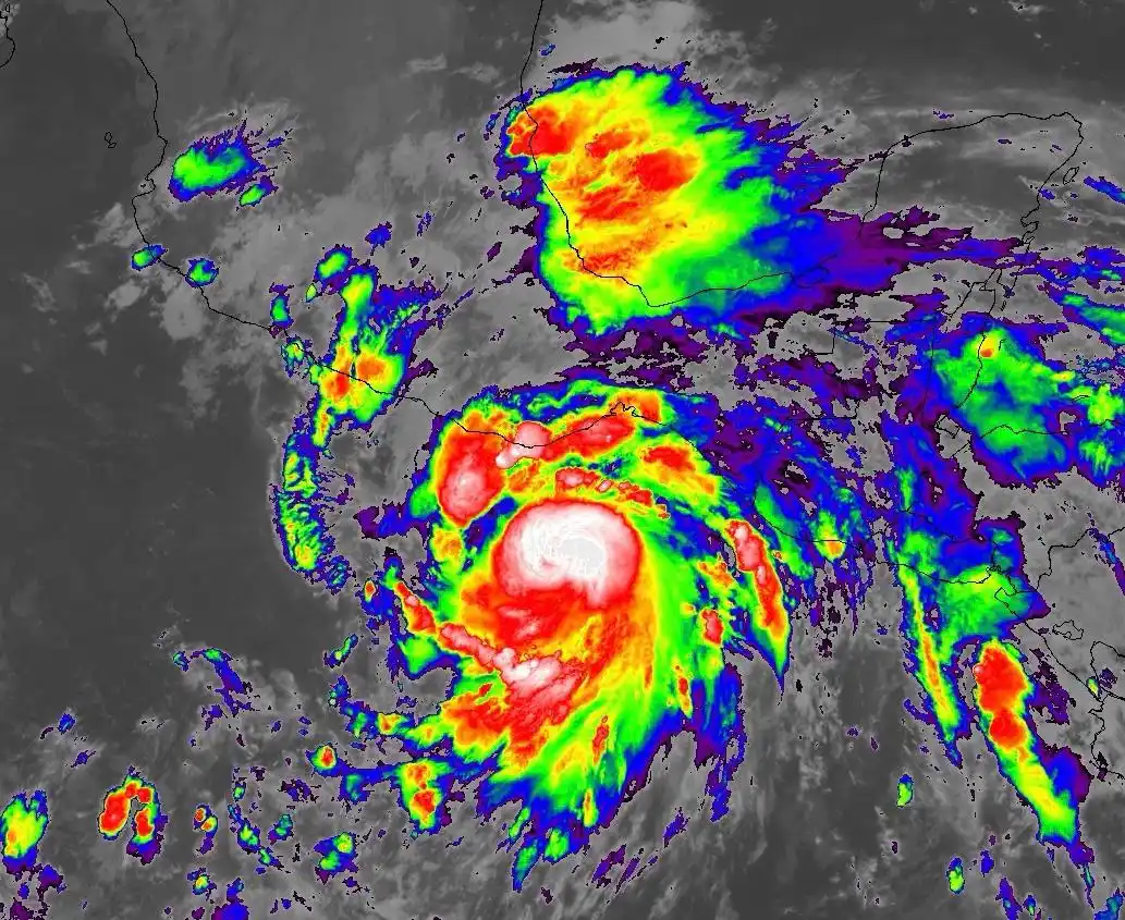 Image from MeteoInfo: 📍🌀Hay varios parámetros que indican que Erick ha iniciado un proceso...