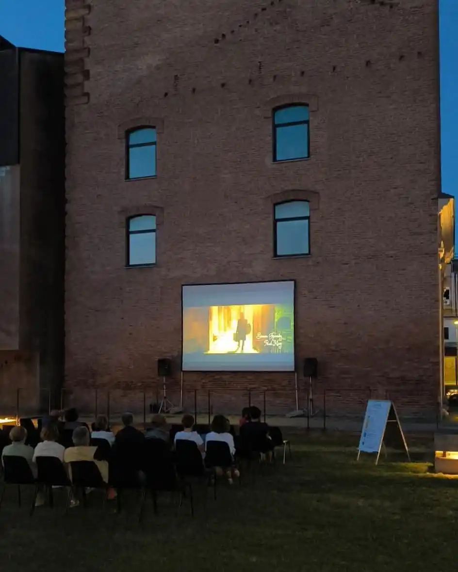 Image from Comune di Copparo: 📽 Ieri sera lo spazio retrostante il municipio si è trasformato in un...