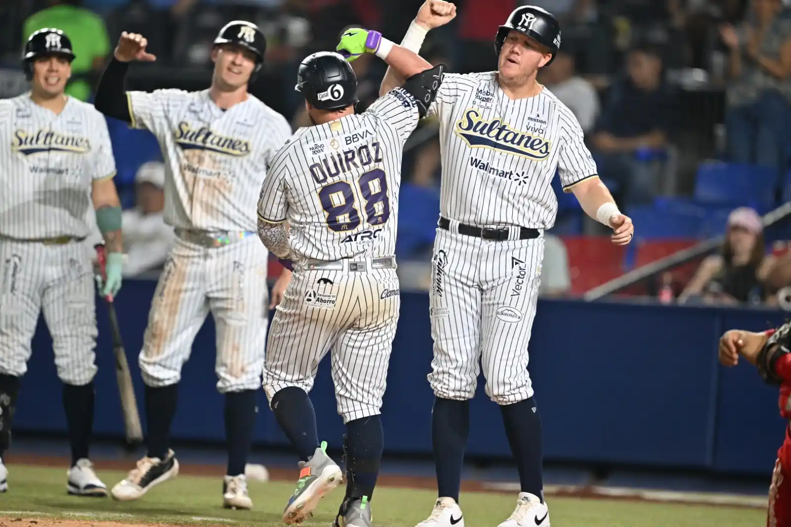Image from Vértigo Deportivo ⚾🏈🏀⚽: ⚾🇲🇽 Sultanes aprovecho una tarde de descontrol del pitcheo de los es...