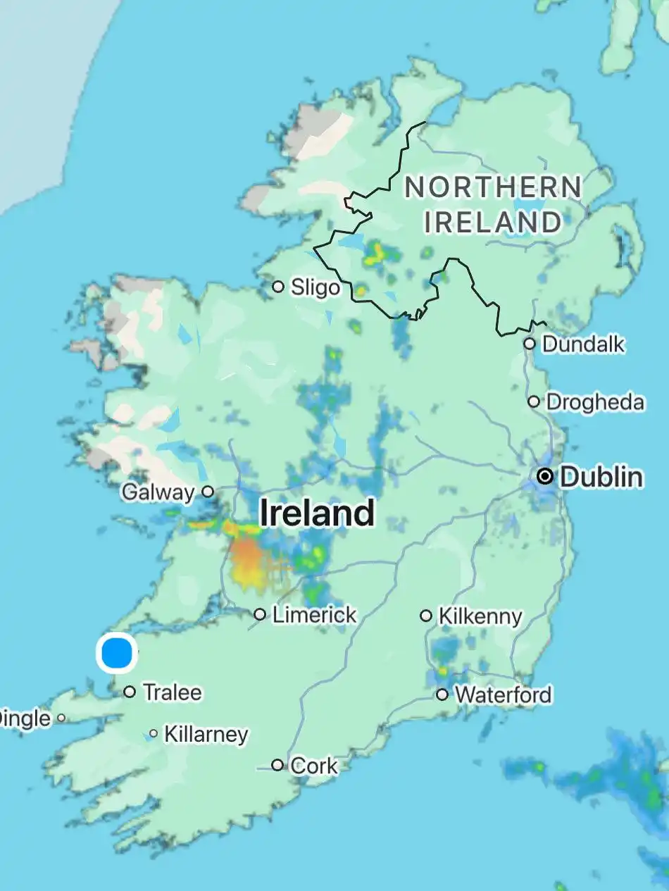 Image from Weather Alerts Ireland: Thunderstorms have pushed into Clare this morning and will start to we...