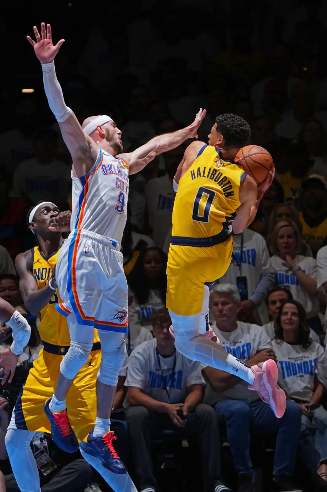 Image from Vértigo Deportivo ⚾🏈🏀⚽: 🏀🇺🇸 Los Pacers tuvieron un gran regreso y con una genialidad de Hal...
