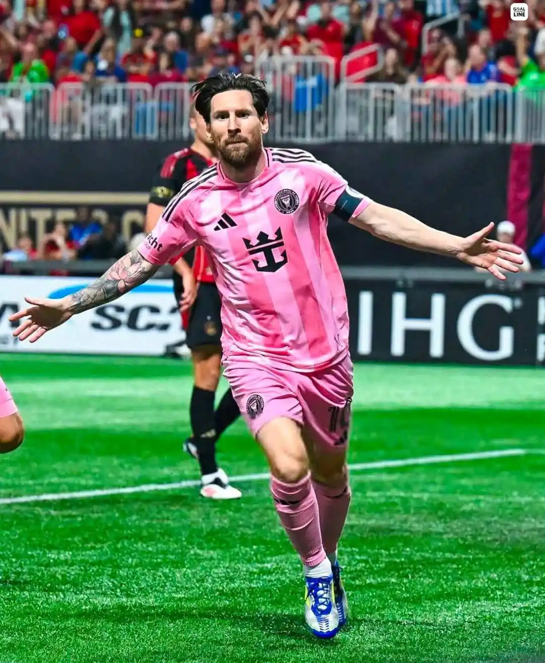 Image from AFA selection ⭐⭐⭐: Just imagine how good messi is if the commentators were even saying th...