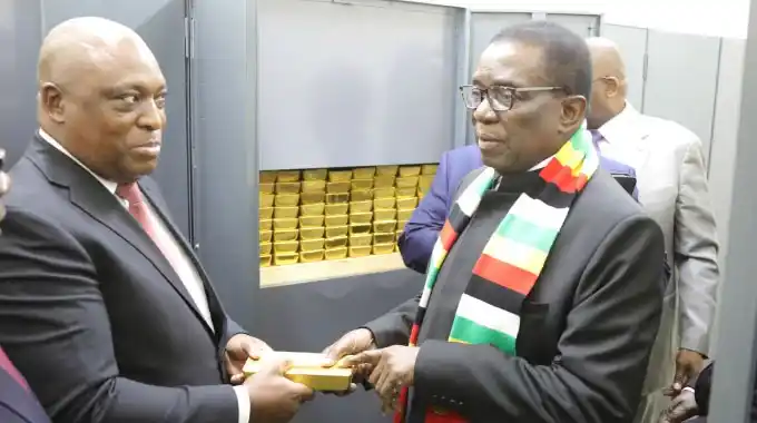 Image from Chronicle Zimbabwe: *RBZ gold stock grows by 126percent . . .President inspects gold reser...
