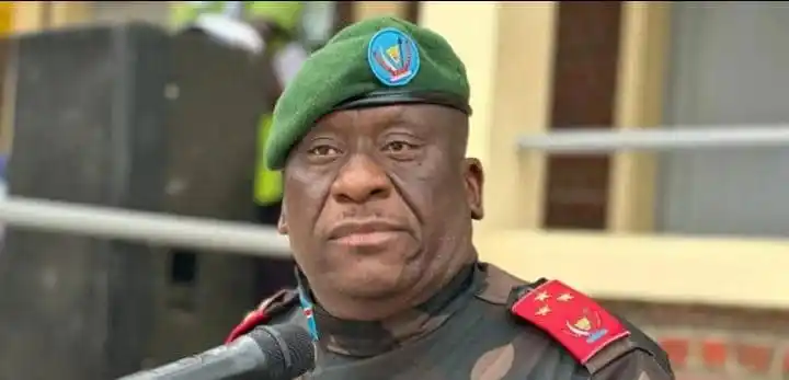 PLANÈTE UNIVERS AVEC JS post