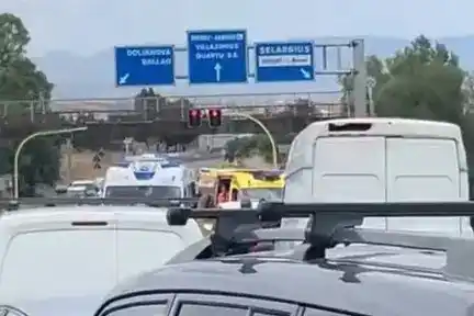 Image from L'Unione Sarda: *Tamponamento a catena sulla 554: sette auto coinvolte, ipotesi speron...