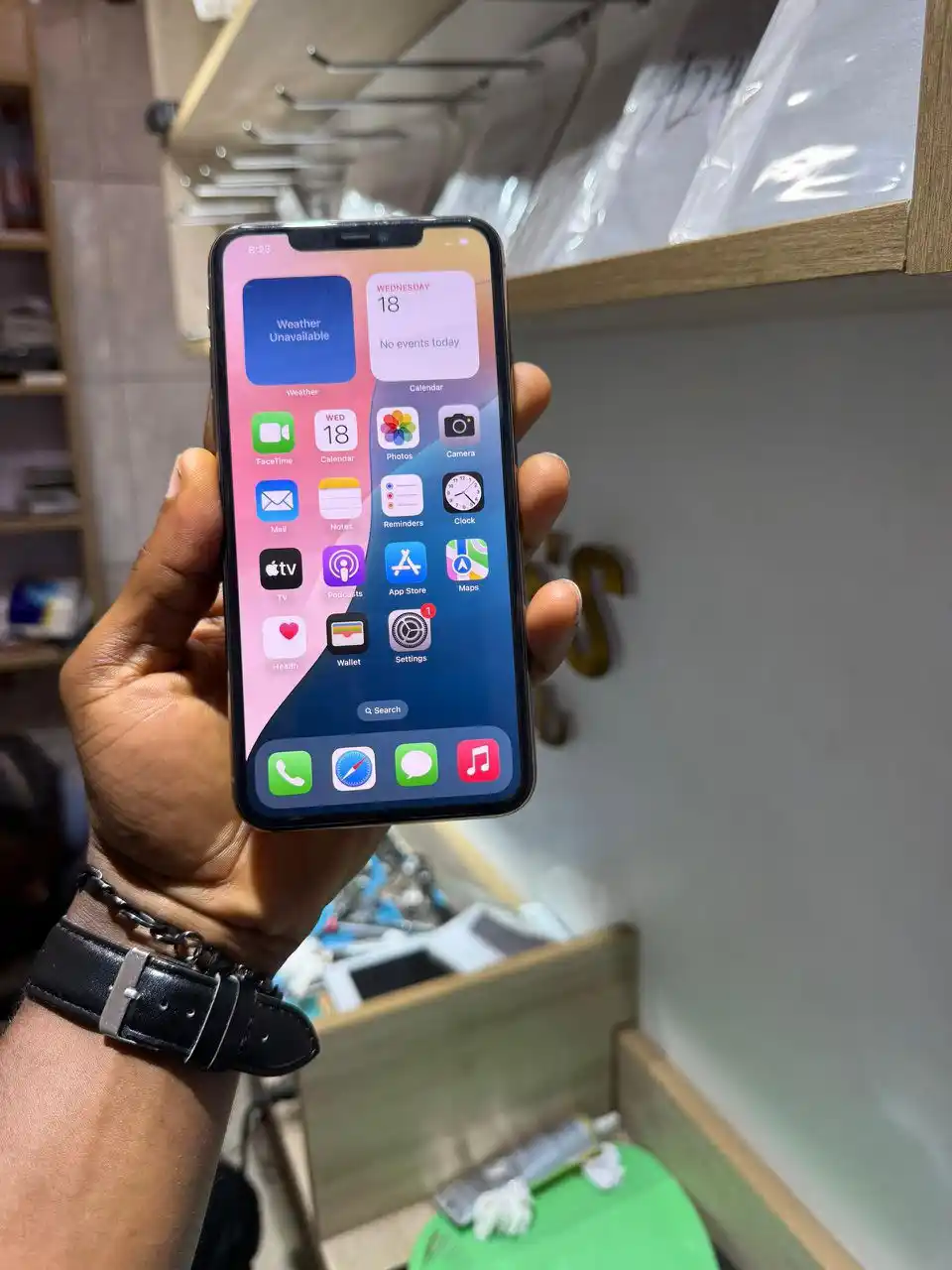 Image from KYNCYRIL ENTERPRISE  : Uk 🇬🇧iPhone 11 pro max 512 gig Unlocked Available  Everything works ...
