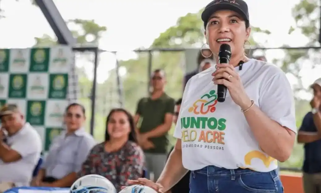 Image from ac24horas.com: *Vila Restauração ganha quadra de esportes com emenda de Mailza quando...