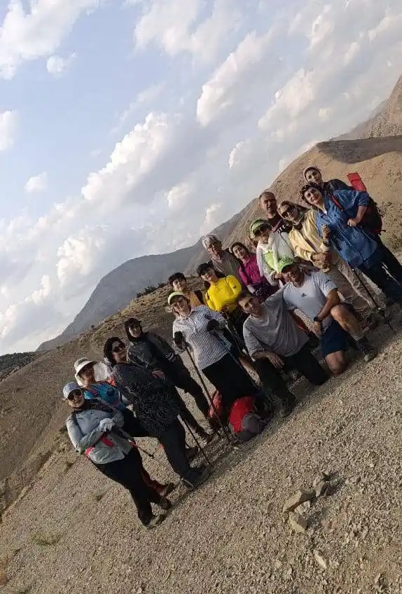 Image from آموزش کوهنوردی: بربلندای کوه بایست، دستانت را به سخاوت طبیعت بگشا، چشمانت را روی گذشته...