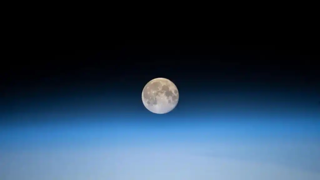 Image from La HJCK: 🎹 *La noche según Chopin: el universo íntimo de sus Nocturnos* Los No...