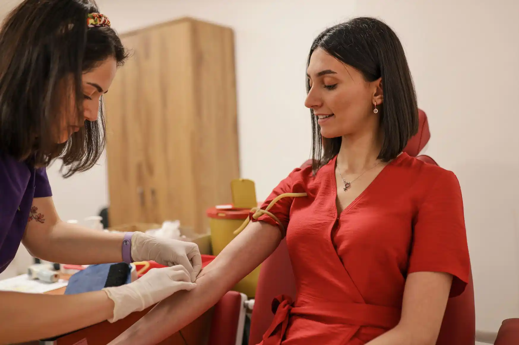 Image from Diario de Sanse: 🔴⚪️San Sebastián de los Reyes se tiñe de rojo para concienciar sobre ...