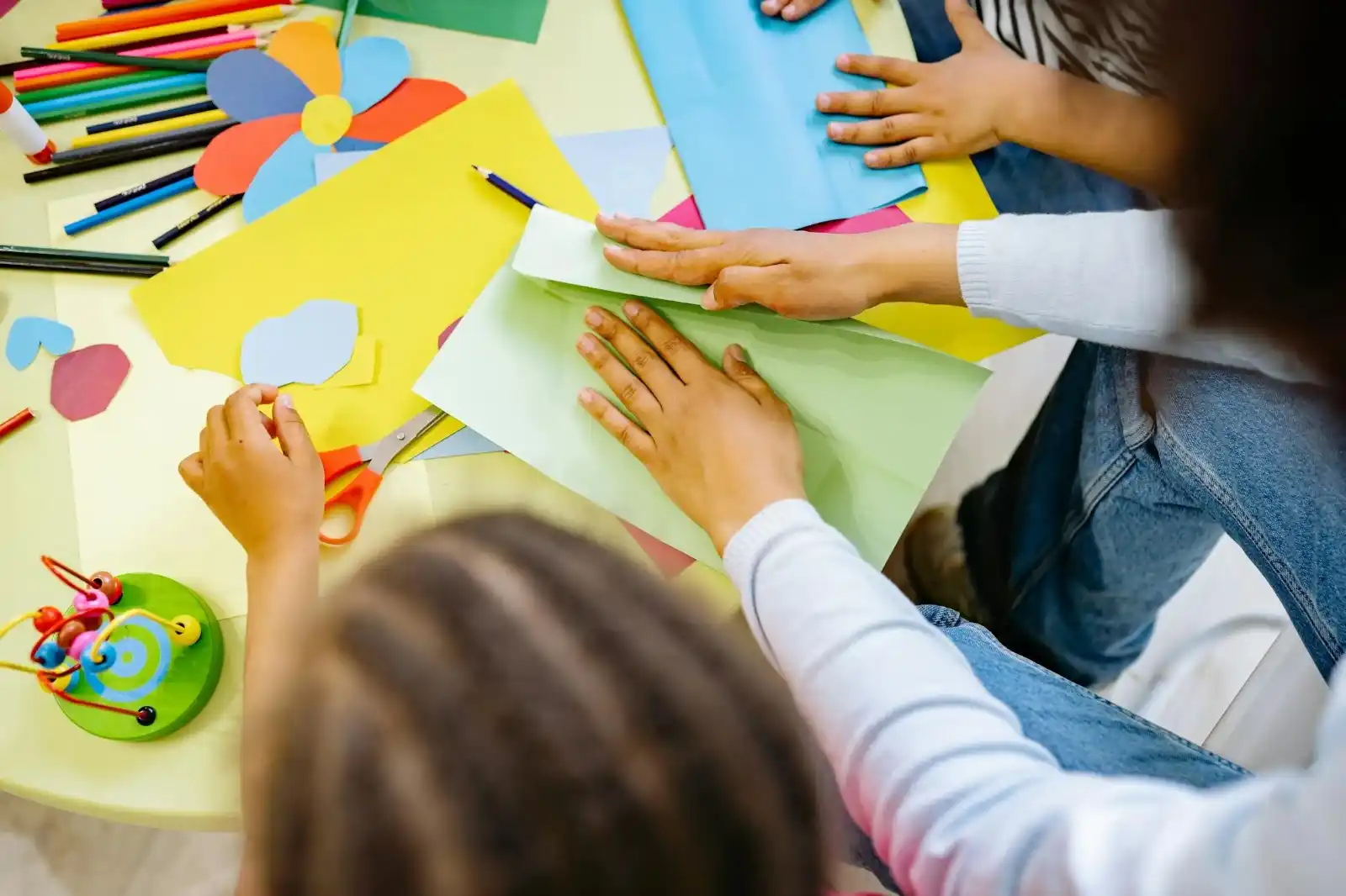 Image from CanalChamartín: 🦋🌼 ¡Taller creativo para peques! Este domingo, 8 de junio, a las 12:...