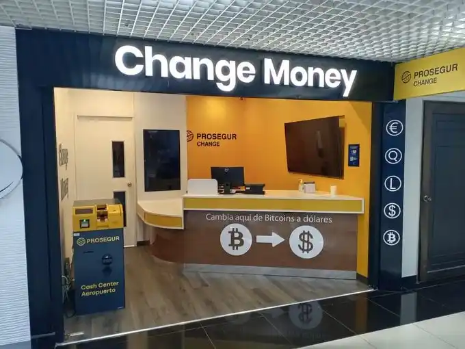 Image from BitNotícias: Bitcoin até no aeroporto!  O aeroporto internacional de El Salvador ag...