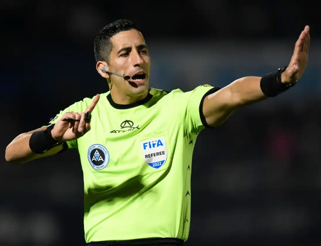 Image from deRabona Noticias: Después del escandaloso arbitraje en River vs Platense, Yael Falcón Pé...