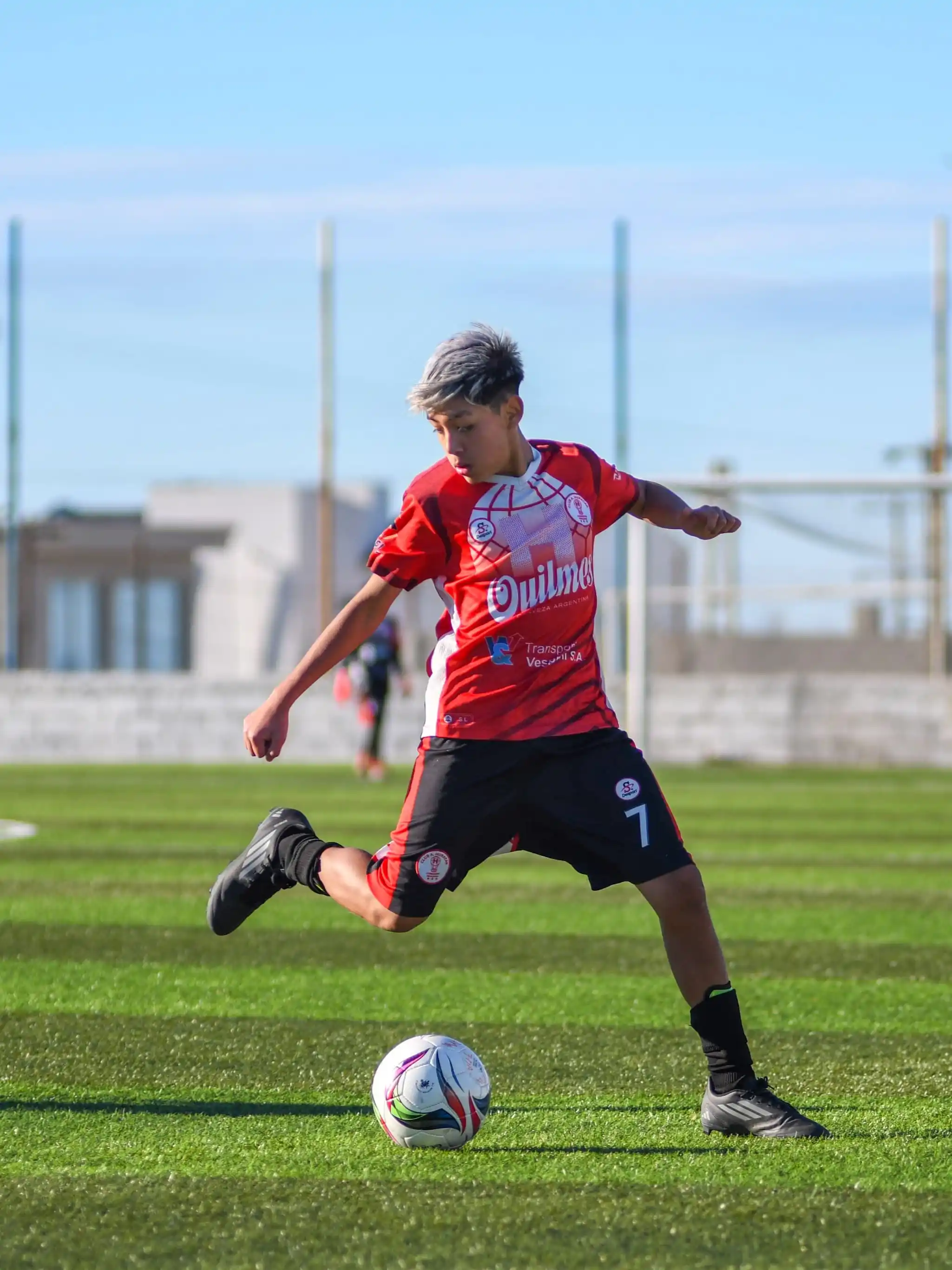 Image from Huracán de Comodoro: <a class="text-blue-500 hover:underline cursor-pointer" href="/hashtag...