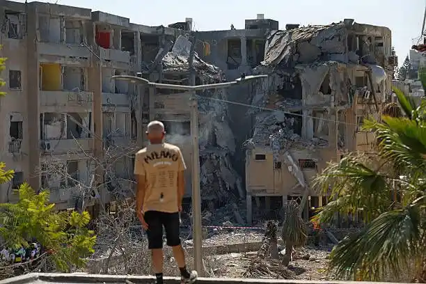 Image from haydar.almusawie : Liebe Israelis, ihr fühlt euch aktuell vielleicht verzweifelt. Hilflos...