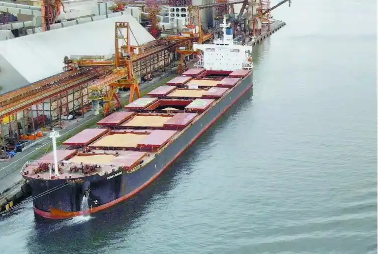 Image from A Tribuna: 🚢 *Porto de Santos bate novo recorde com 16,6 milhões de toneladas de...