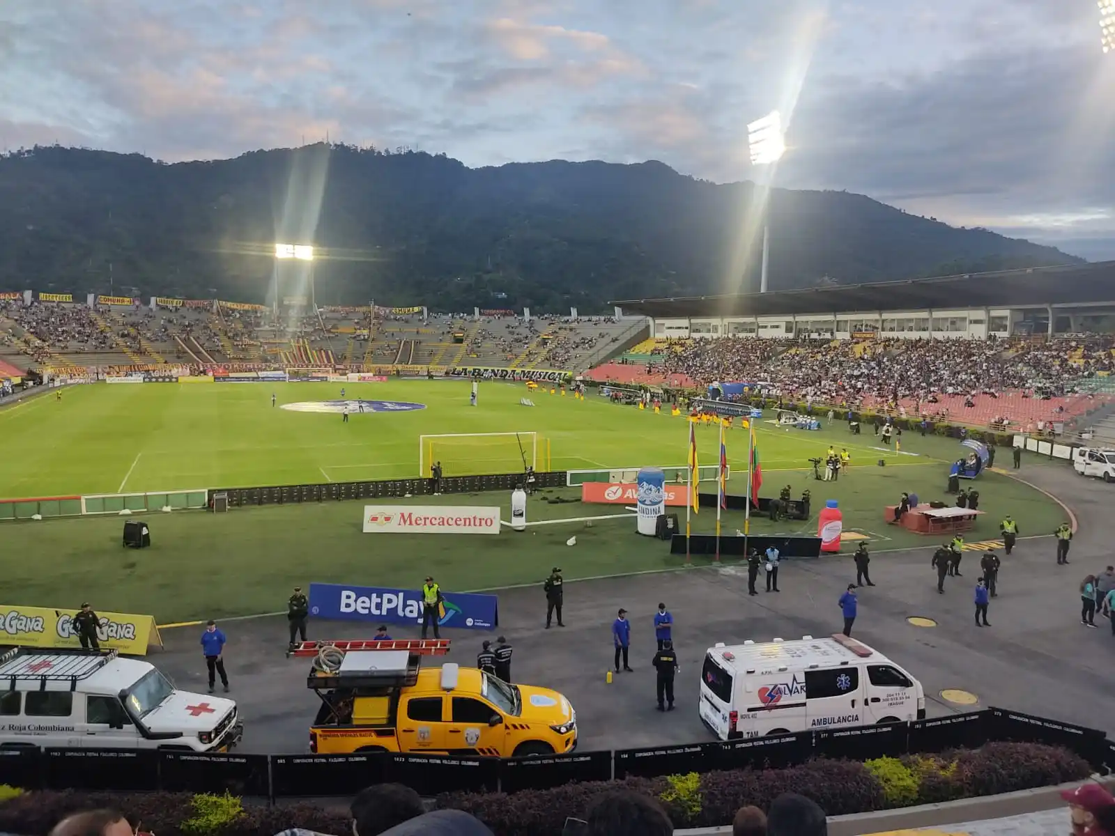 Image from Disturbio Rojo Colombia✊🏾👹⚽: _Rescatamos un punto en el Manuel Murillo Toro. América logra empatar ...