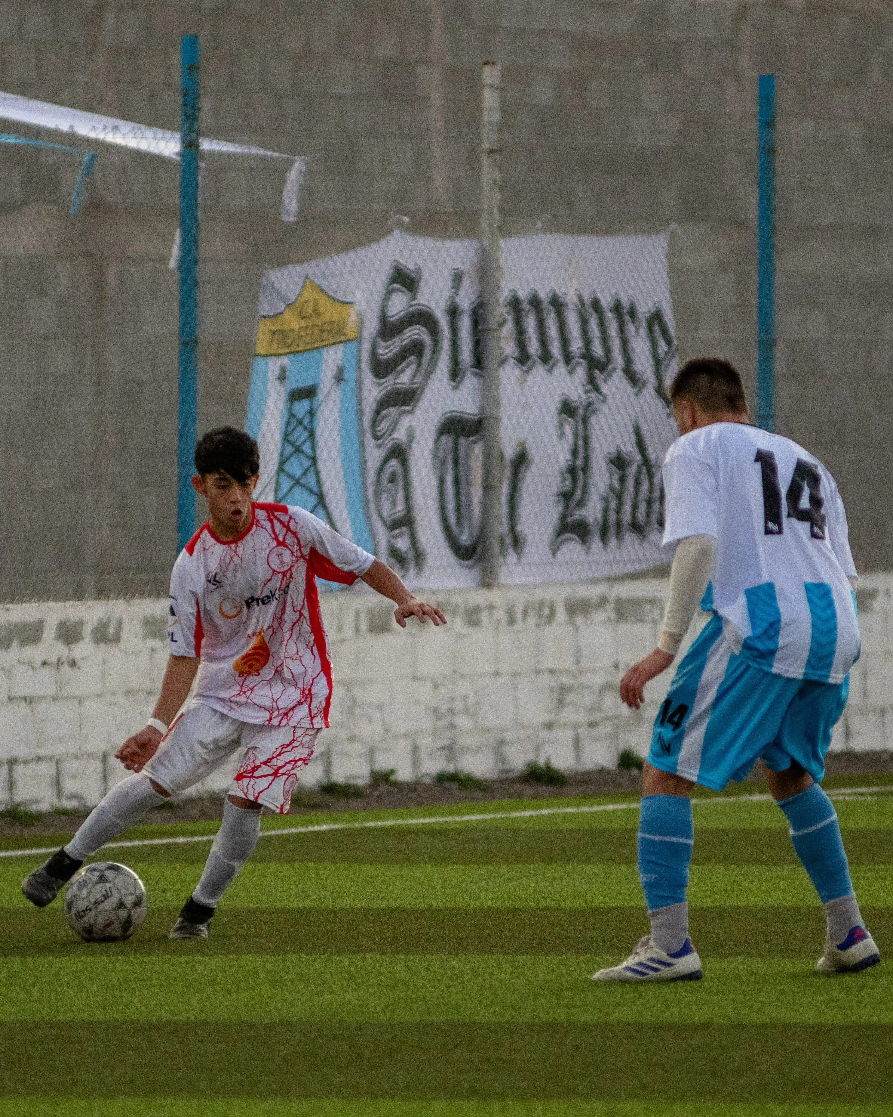 Image from Huracán de Comodoro: <a class="text-blue-500 hover:underline cursor-pointer" href="/hashtag...