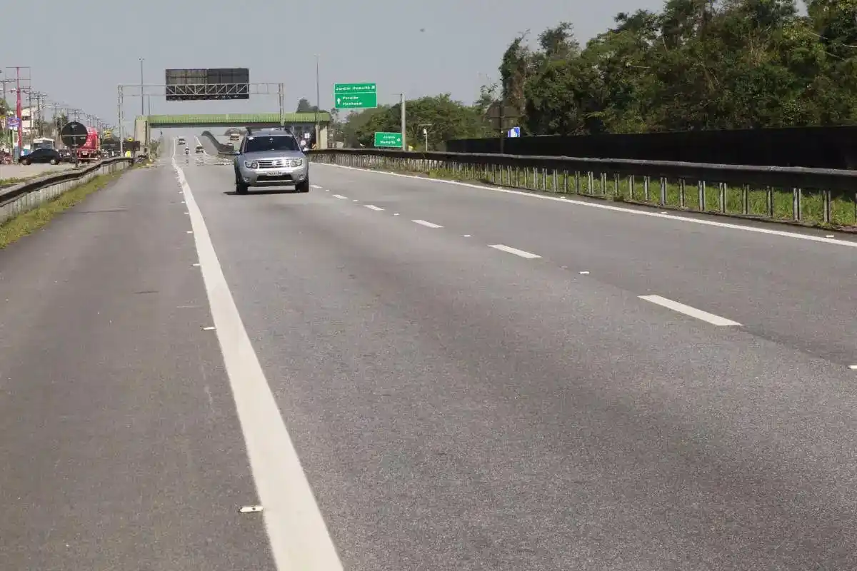 Image from A Tribuna: 🛑 *Tarcísio garante instalação de novos pedágios em rodovia do litora...