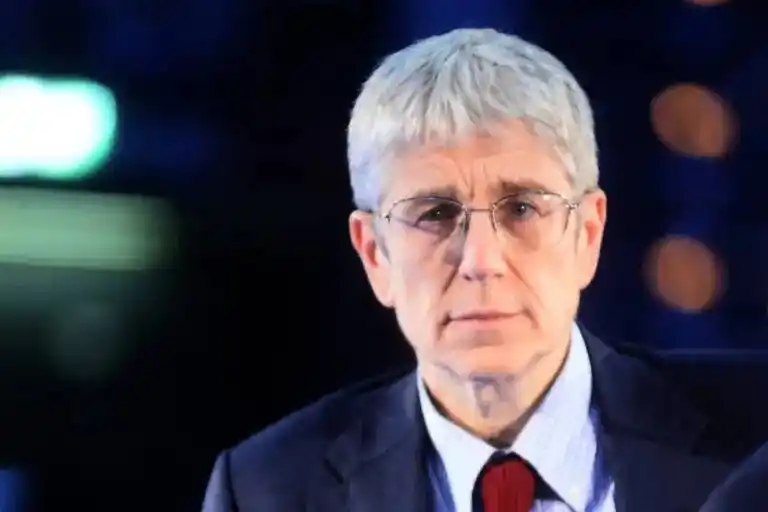 Image from Newsmondo.it: *“Ce li dobbiamo tenere”, Mario Giordano furioso: la scomoda verità su...