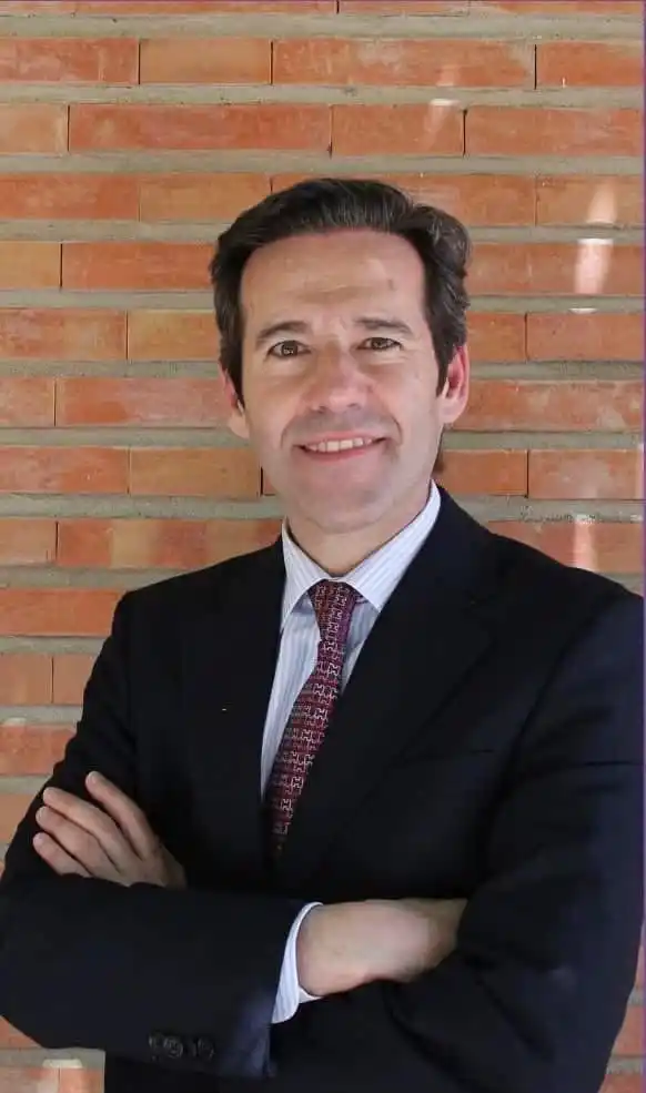 Image from Hdad Esperanza de Triana : <a class="text-blue-500 hover:underline cursor-pointer" href="/hashtag...
